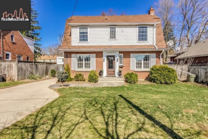Property 11 Parkside Drive main img