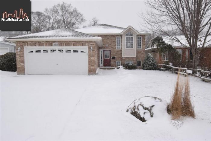 Property 3935 Azalea Crescent main img