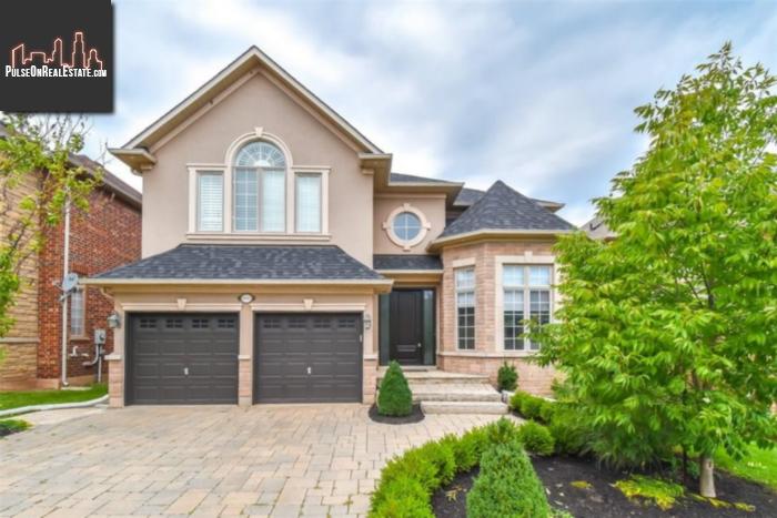 Property 2447 Bon Echo Drive main img