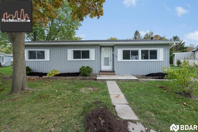 Property 15 Maple Court main img