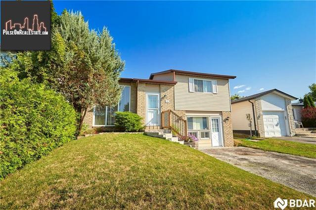 Property 32 Hickling Trail main img