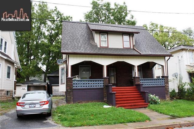 Property 4667 Mcdougall Crescent main img