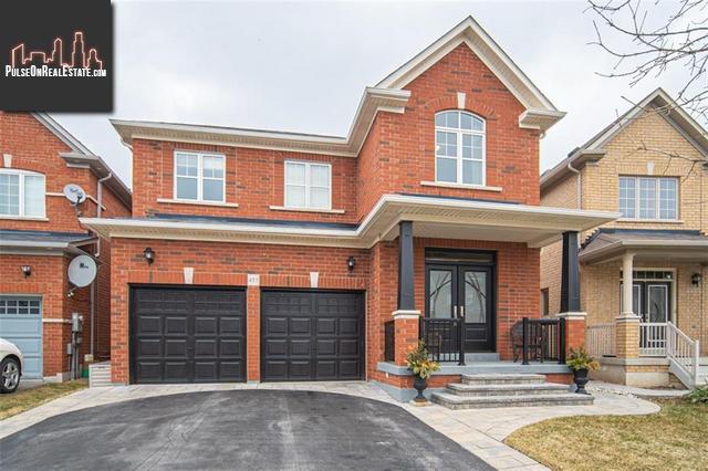 Property 455 Hinchey Crescent main img