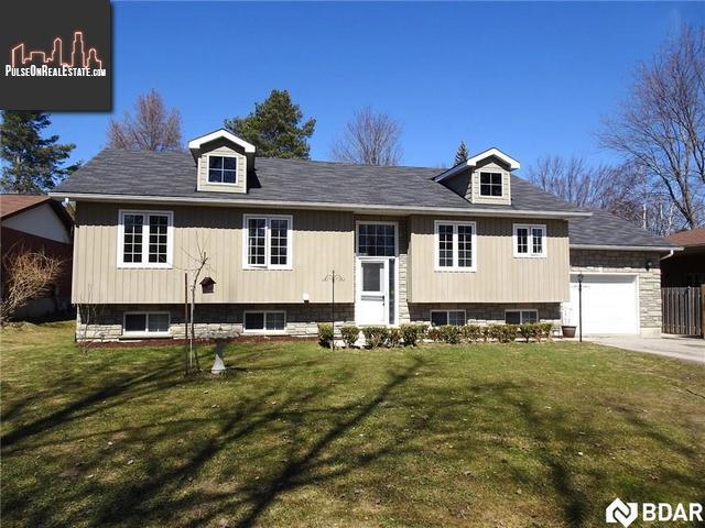 Property 2596 Westshore Crescent main img
