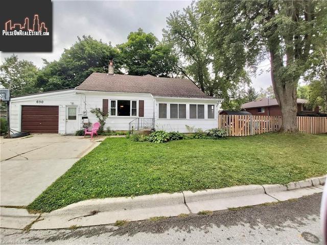 Property 690 Richmond Avenue N main img