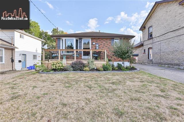 Property 23 Dundas Street W main img
