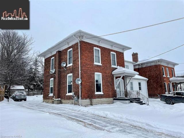 Property 129 Bridge Street E main img