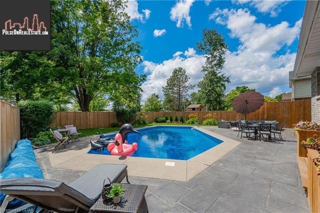 Property 32 Shadybrook Crescent main img