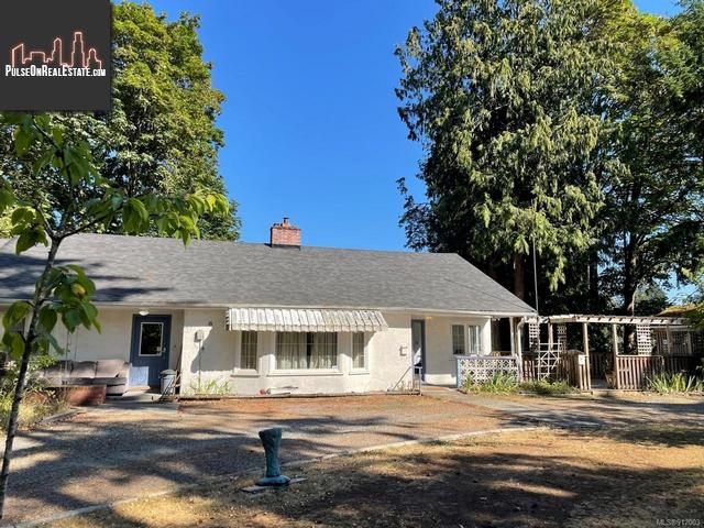 Property 3056 Gibbins Rd img1
