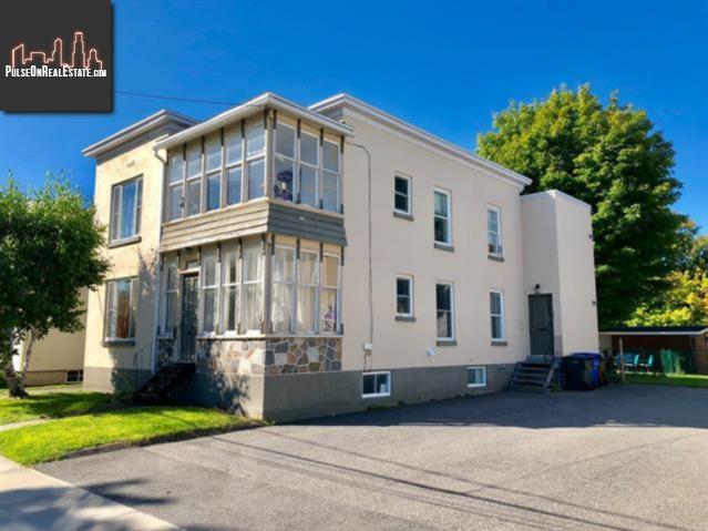 Property 120-122 Rue Decelles main img
