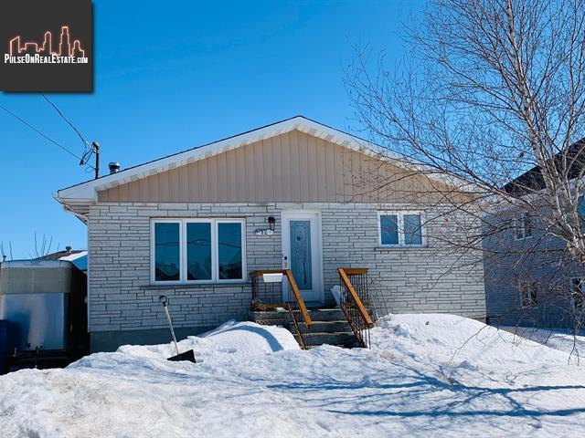 Property 12 Rue Fabre main img