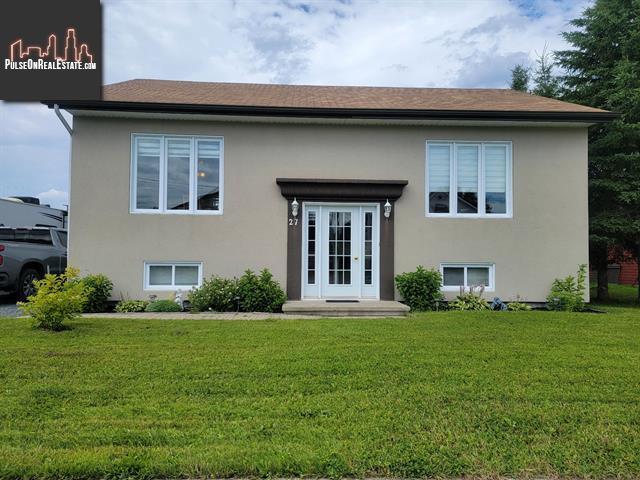 Property 27 Rue Real-Caouette main img