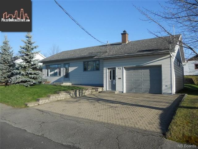 Property 43 47th Avenue main img