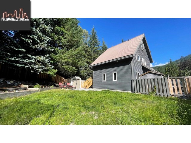 Property 3283 Arbutus Drive main img