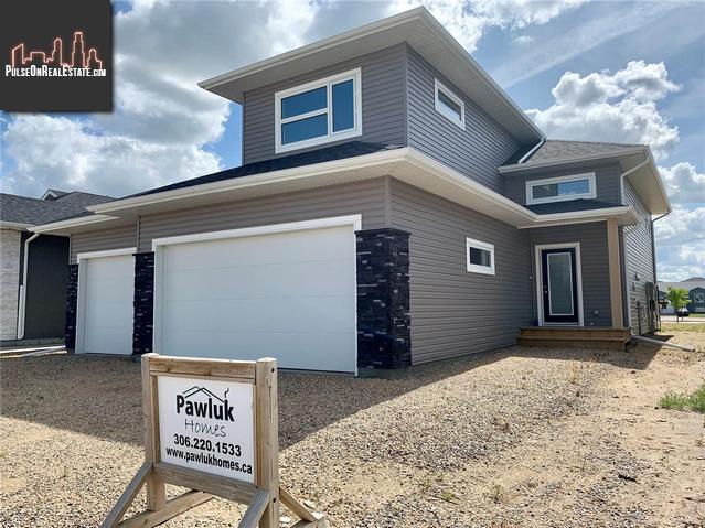 Property 215 Settler Cres main img