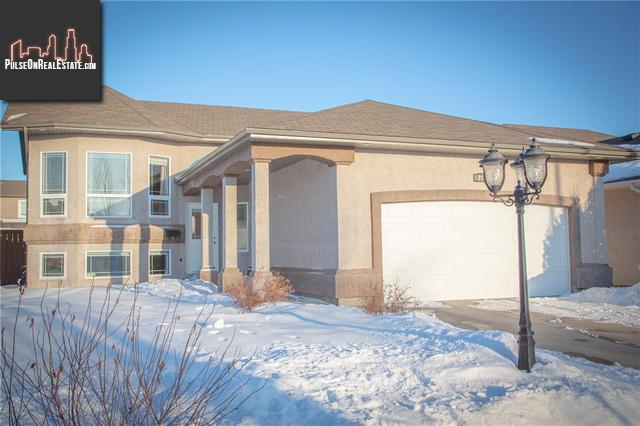 Property 208 Brooklyn Cres main img
