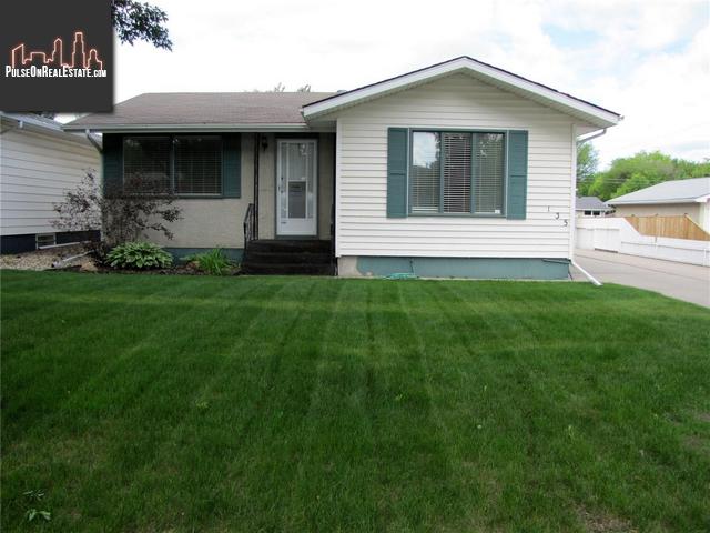 Property 135 Montreal Ave S main img