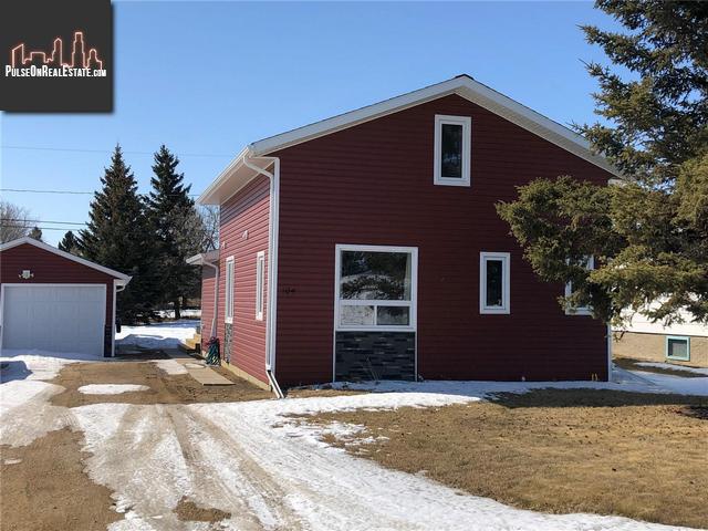 Property 104 Railway Ave Se main img