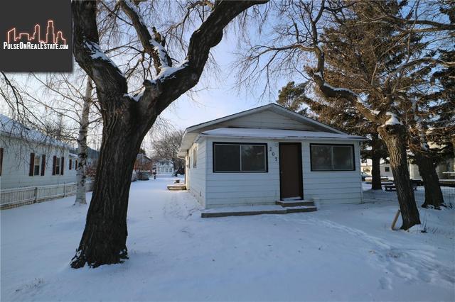 Property 207 5th St main img