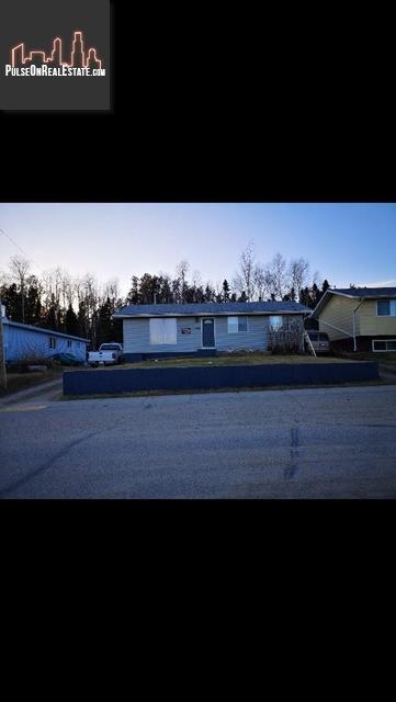 Property 1708 Lawton Cres main img