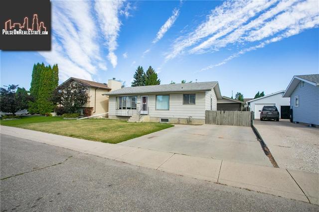 Property 226 Heggie Cres main img