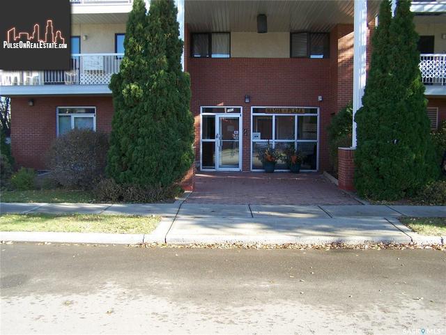 Property 205-1002 108th St main img