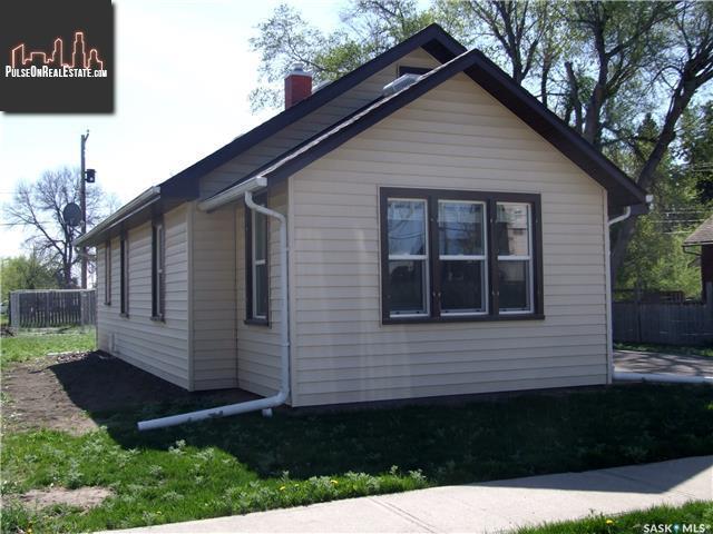 Property 115 1st St E main img
