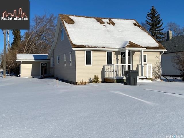 Property 374 8th Ave W main img