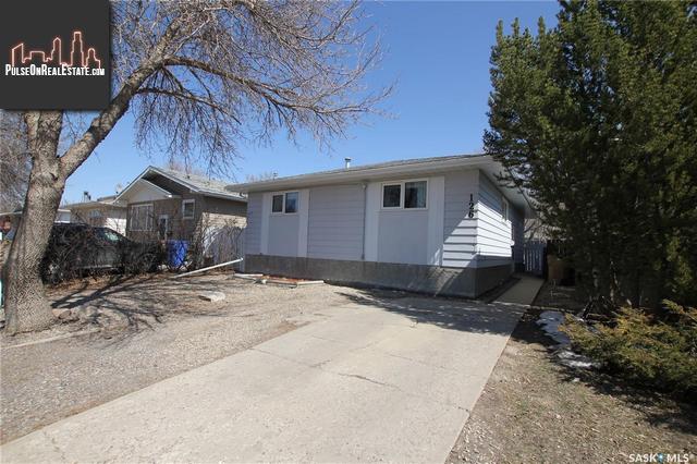 Property 126 Carter Cres main img