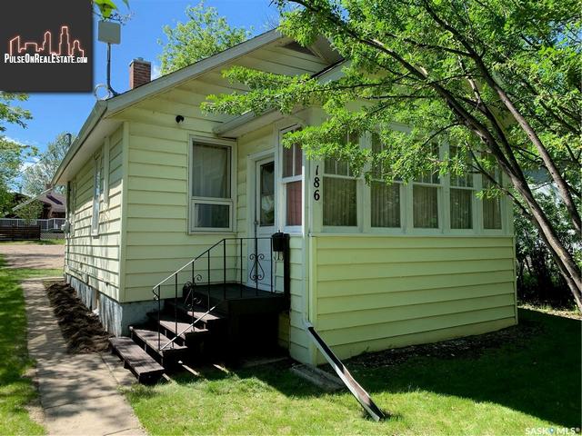 Property 186 Tupper Ave main img