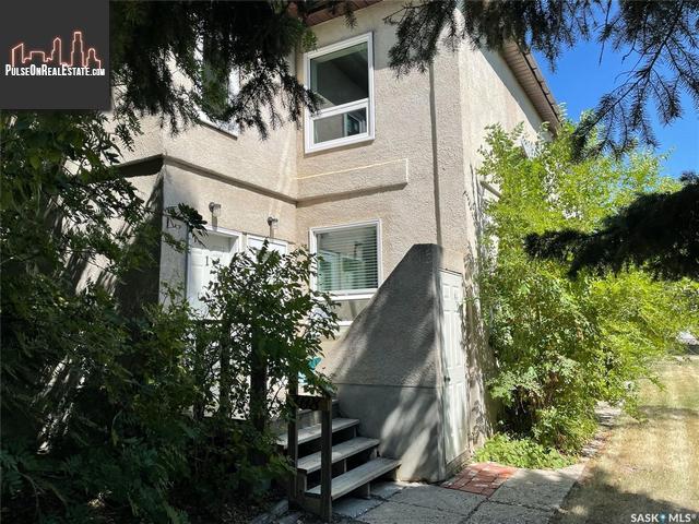 Property 308 1st St E main img