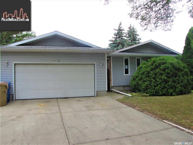Property 104 Dryburgh Cres main img