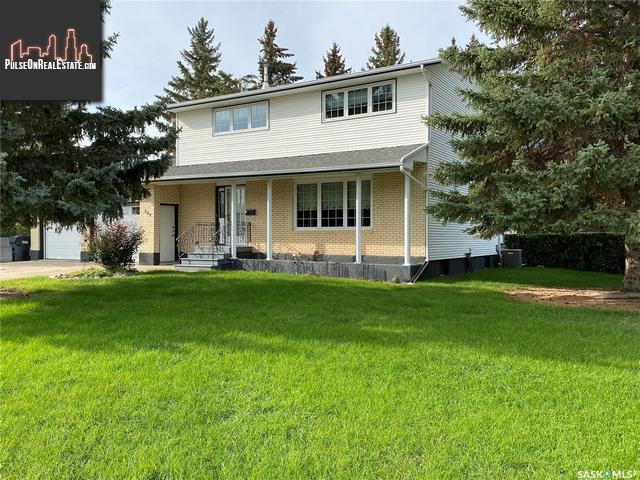Property 209 Clarewood Cres main img