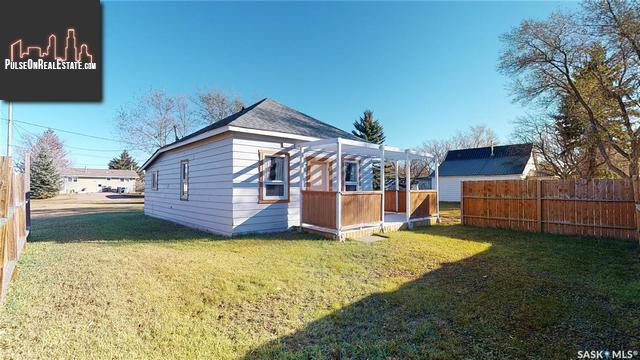 Property 114 Coteau St main img