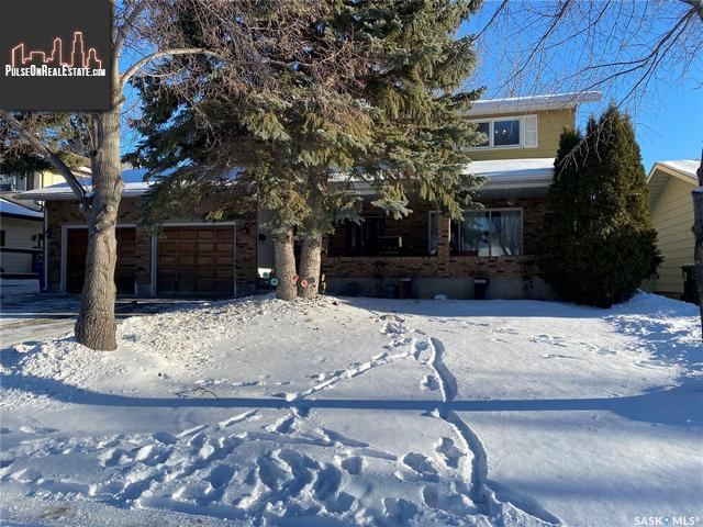 Property 10812 Meighen Cres main img