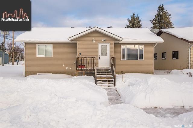 Property 104 1st Ave E main img