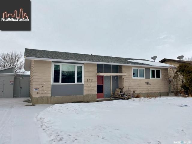 Property 1011 2nd St W main img