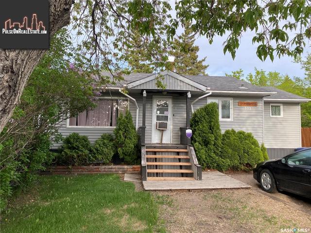 Property 313 4th Street W main img