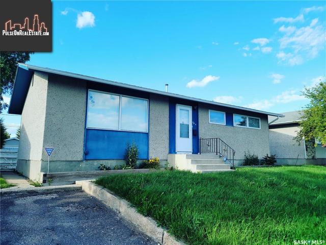 Property 284 28th Street W main img