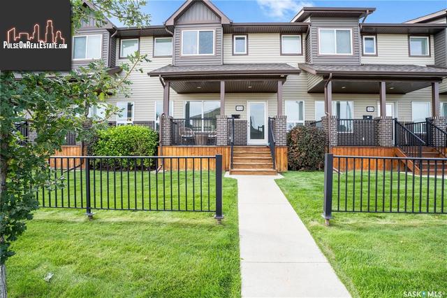 Property 1018 Willowgrove Crescent main img