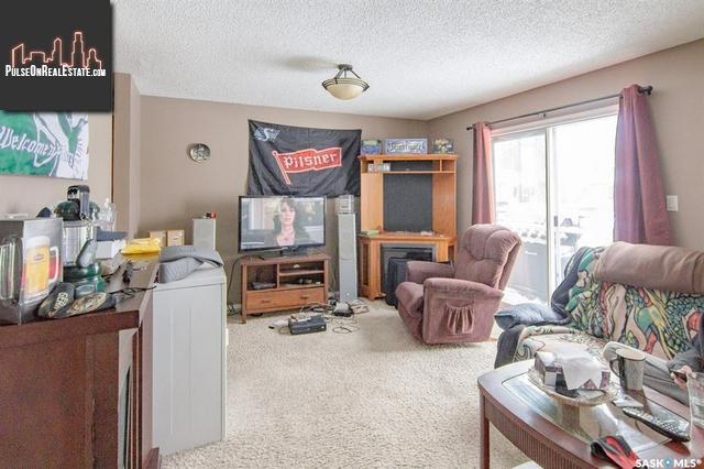 Property 1536 C Avenue Ne img1
