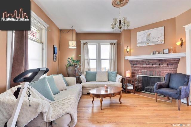 Property 124 21st Street W img1
