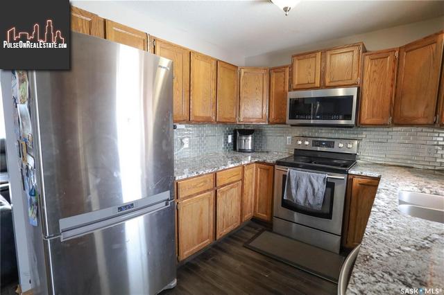 Property 2496 Hamelin Street img1