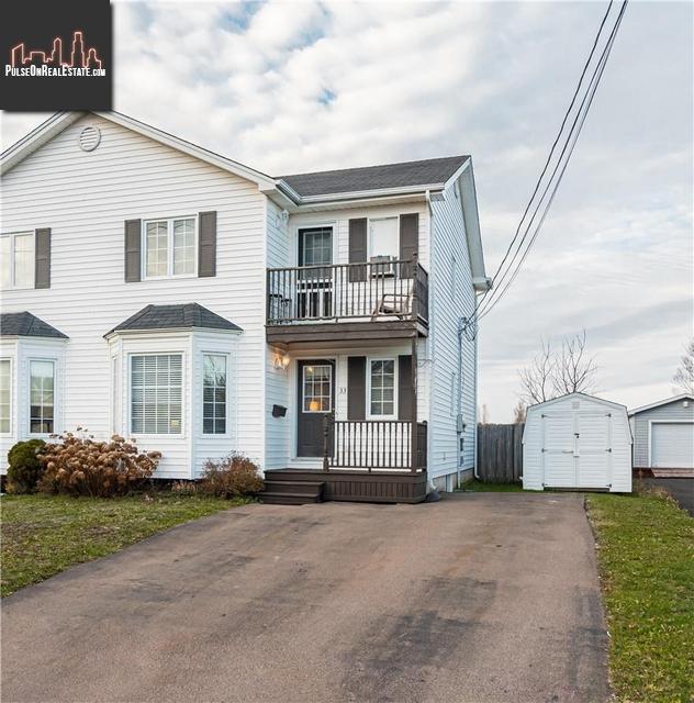 Property 33 Merlot Cres main img