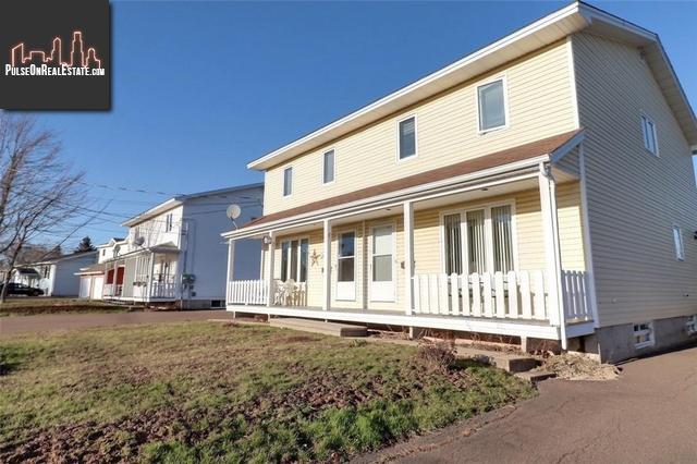 Property 101-103 Glencoe Dr main img