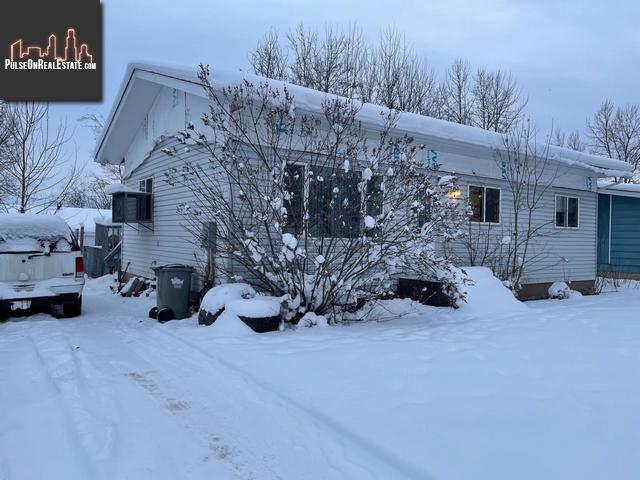 Property 3911 E 53 Avenue main img