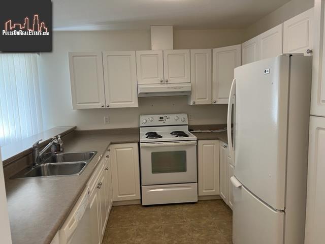 Property 32 3404 Adam Street img1