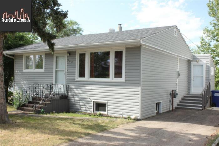 Property 220 Prairie Ave main img