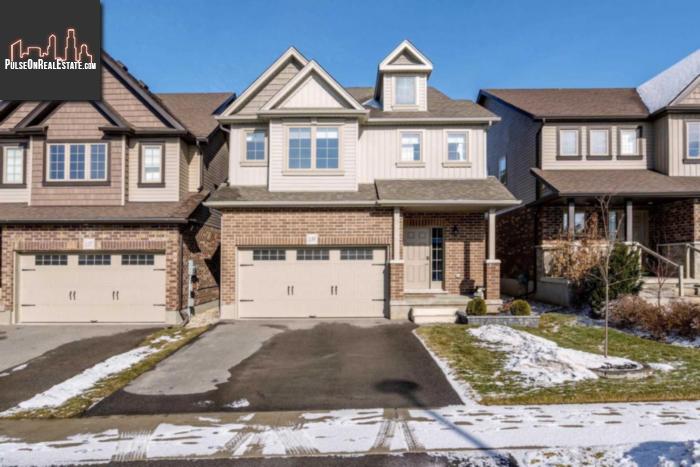 Property 135 Couling Cres main img